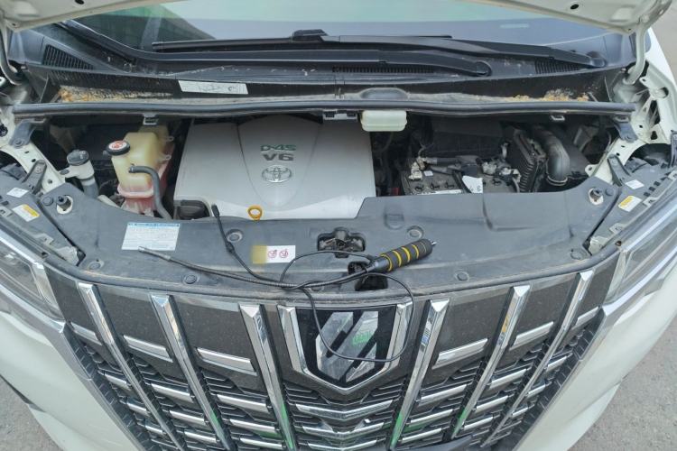 Used Toyota Alphard 2018 Revised Version 3.5L Premium Edition Engine Bay