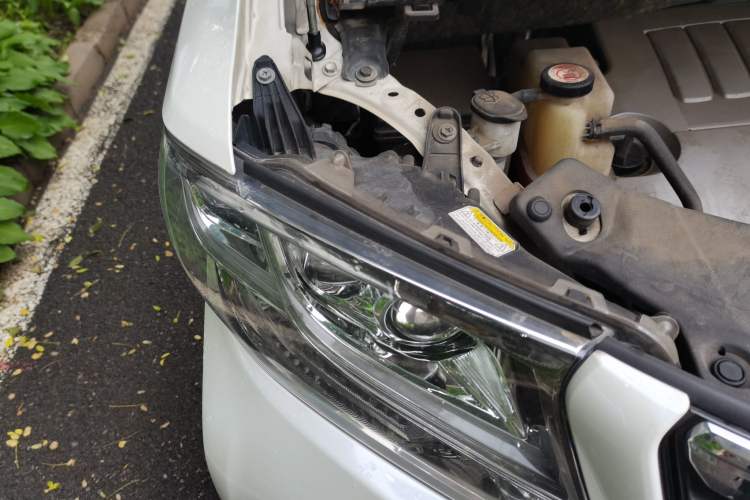 Used Toyota Alphard 2018 3.5L Luxury Edition Engine Bay Right