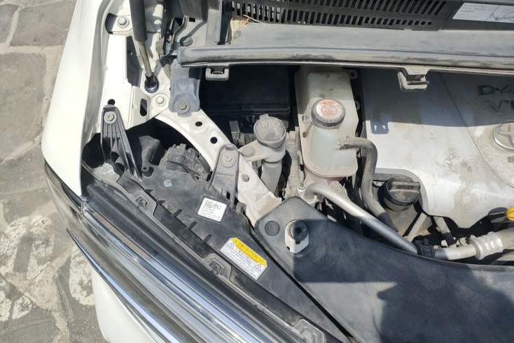 Used Toyota Alphard 2018 Revised Version 3.5L Premium Edition Engine Bay Right