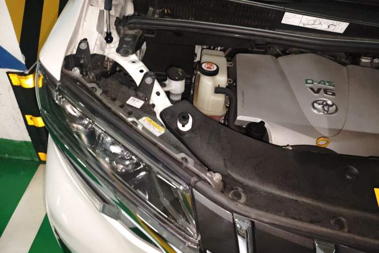 Used Toyota Alphard 2018 Revised Version 3.5L Luxury Edition Engine Bay Right