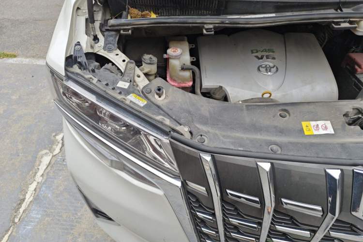 Used Toyota Alphard 2018 Revised Version 3.5L Luxury Edition Engine Bay Right