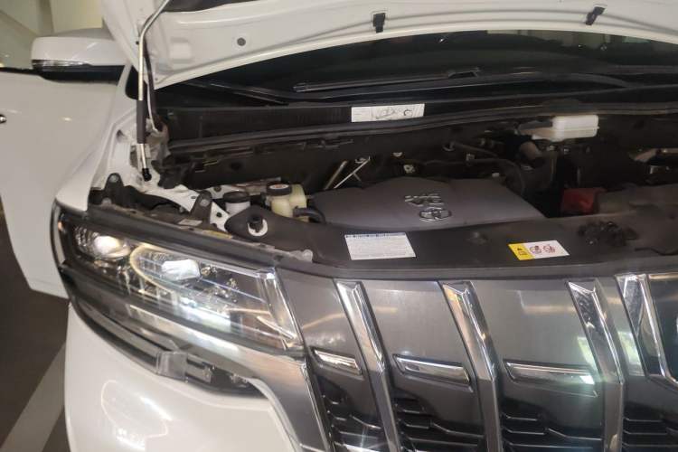 Used Toyota Alphard 2018 Revised Version 3.5L Luxury Edition Engine Bay Right