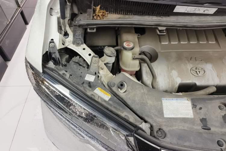 Used Toyota Alphard 2018 3.5L Luxury Edition Engine Bay Right