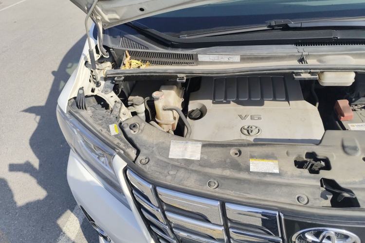 Used Toyota Alphard 2018 3.5L Luxury Edition Engine Bay Right