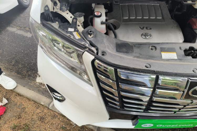 Used Toyota Alphard 2018 3.5L Luxury Edition Engine Bay Right