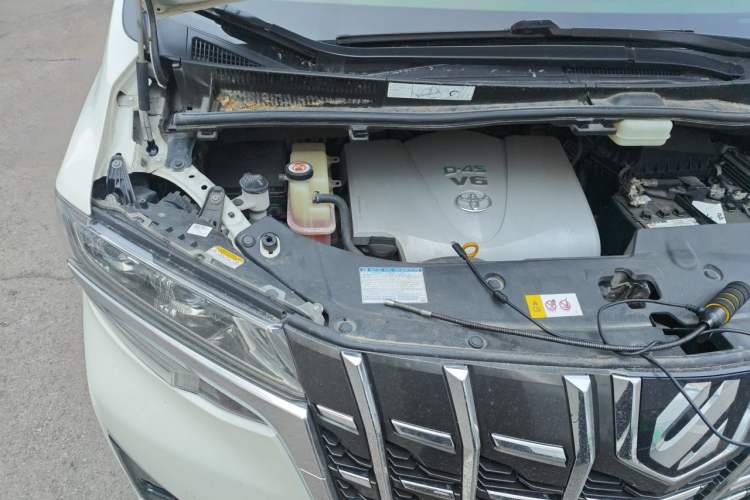 Used Toyota Alphard 2018 Revised Version 3.5L Premium Edition Engine Bay Right