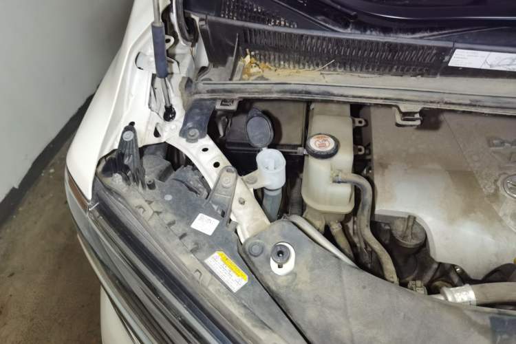 Used Toyota Alphard 2018 Revised Version 3.5L Premium Edition Engine Bay Right
