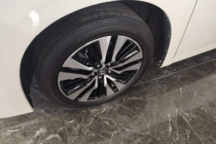 Used Toyota Alphard 2018 Revised Version 3.5L Premium Edition Exterior 1