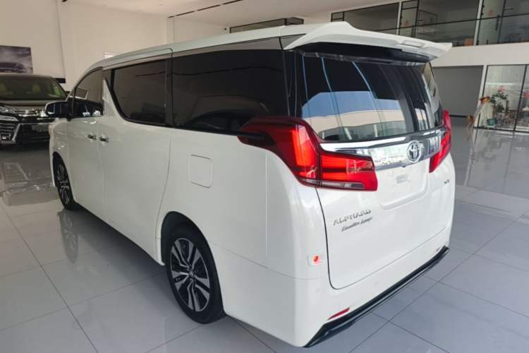 Used Toyota Alphard 2018 Revised Version 3.5L Premium Edition Exterior 2