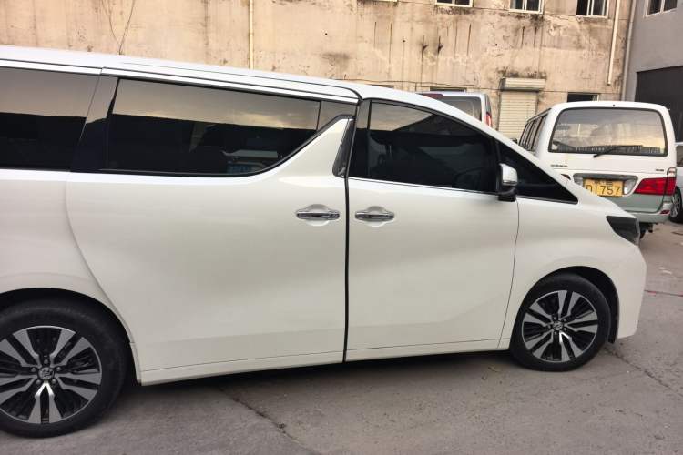 Used Toyota Alphard 2018 Revised Version 3.5L Premium Edition Exterior 2