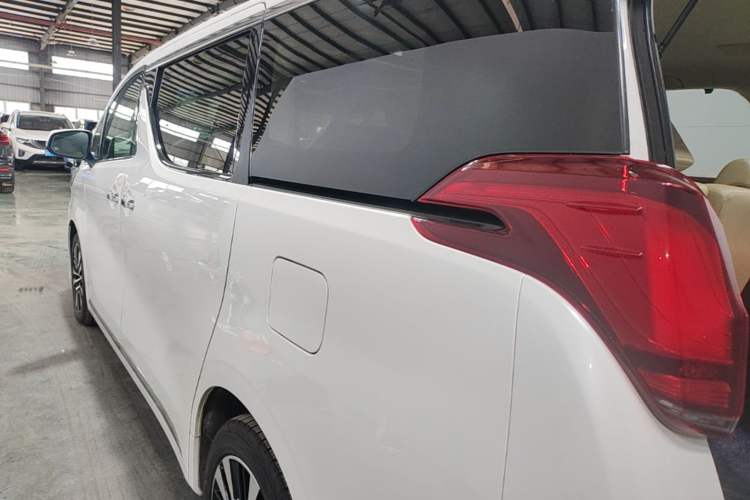 Used Toyota Alphard 2018 Revised Version 3.5L Luxury Edition Exterior 2