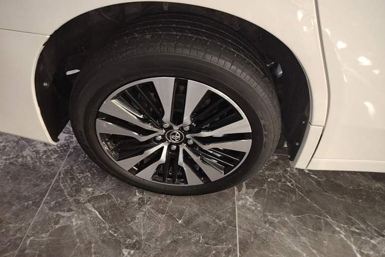 Used Toyota Alphard 2018 Revised Version 3.5L Premium Edition Exterior 2