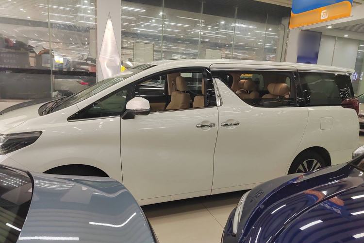 Used Toyota Alphard 2018 Revised Version 3.5L Premium Edition Exterior 3