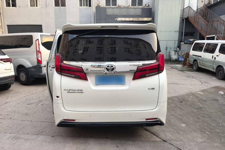 Used Toyota Alphard 2018 Revised Version 3.5L Premium Edition Exterior 4