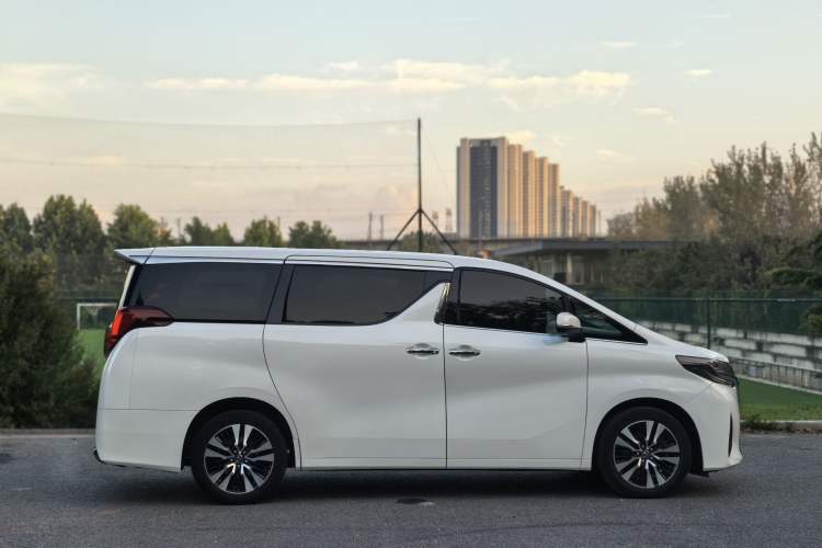 Used Toyota Alphard 2018 Revised Version 3.5L Premium Edition Exterior 4