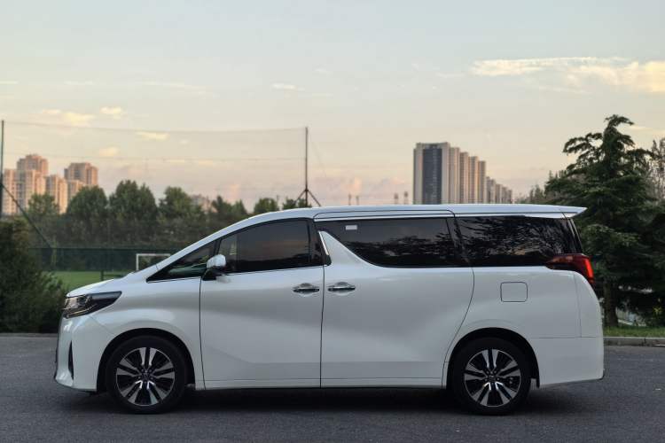 Used Toyota Alphard 2018 Revised Version 3.5L Premium Edition Exterior 5