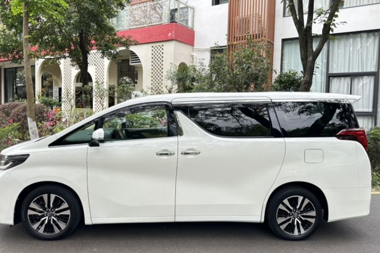 Used Toyota Alphard 2018 Revised Version 3.5L Premium Edition Exterior 5