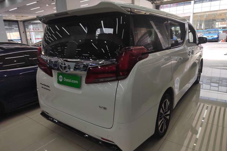 Used Toyota Alphard 2018 Revised Version 3.5L Premium Edition Exterior 5