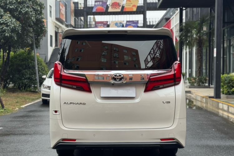 Used Toyota Alphard 2018 Revised Version 3.5L Luxury Edition Exterior 5