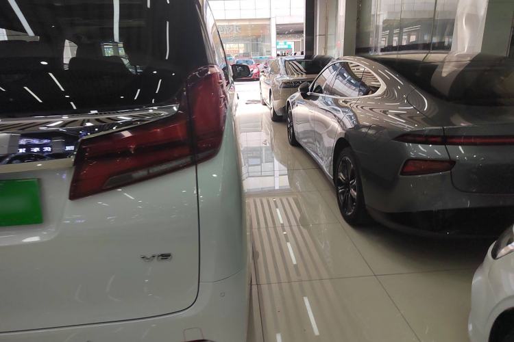 Used Toyota Alphard 2018 Revised Version 3.5L Premium Edition Exterior 6