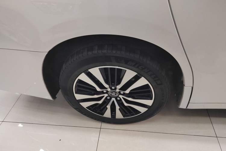 Used Toyota Alphard 2018 Revised Version 3.5L Premium Edition Exterior 8