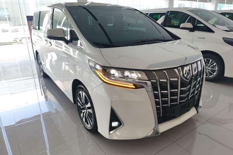 Used Toyota Alphard 2018 Revised Version 3.5L Premium Edition Front Right 45 Deg