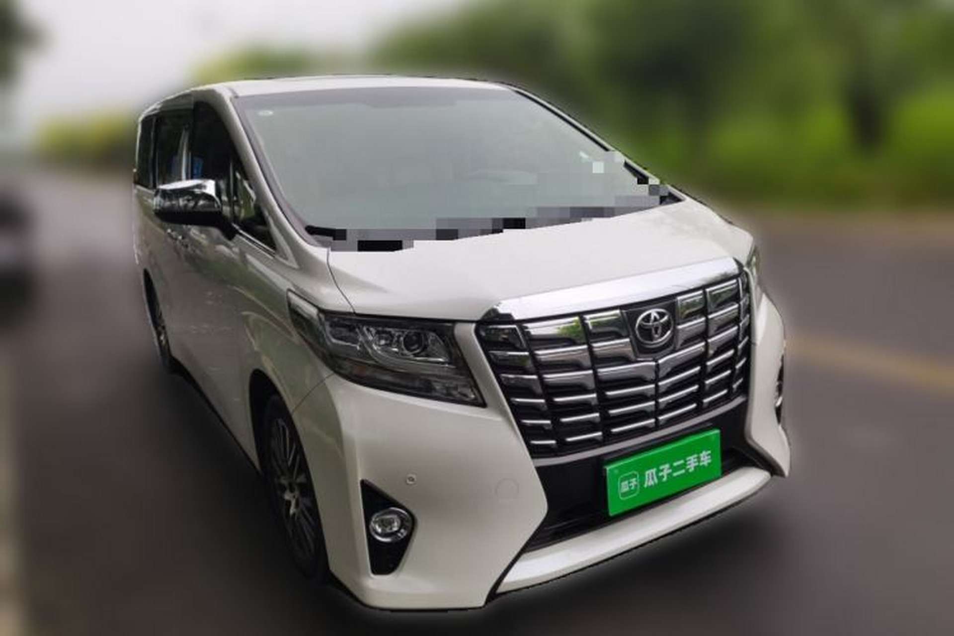 Used Toyota Alphard 2018 3.5L Luxury Edition Front Right 45 Deg