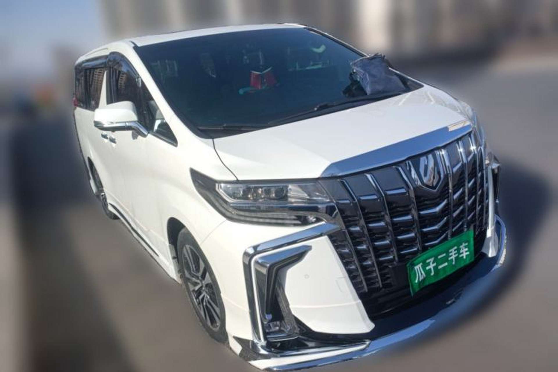 Used Toyota Alphard 2018 Revised Version 3.5L Premium Edition Front Right 45 Deg