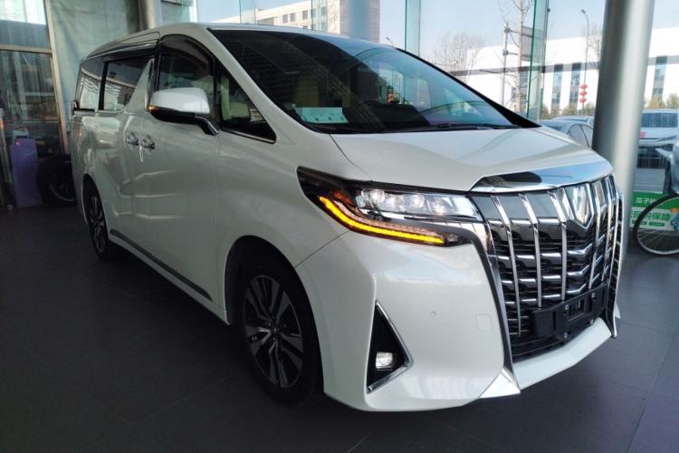Used Toyota Alphard 2018 Revised Version 3.5L Premium Edition Front Right 45 Deg