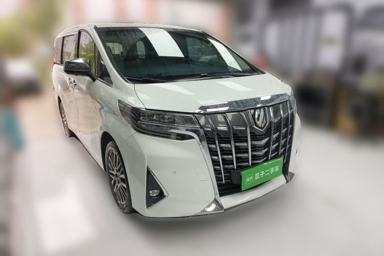 Used Toyota Alphard 2018 3.5L Luxury Edition Front Right 45 Deg