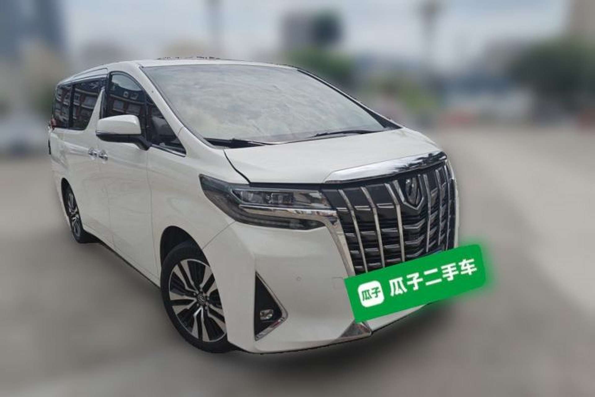 Used Toyota Alphard 2018 Revised Version 3.5L Premium Edition Front Right 45 Deg