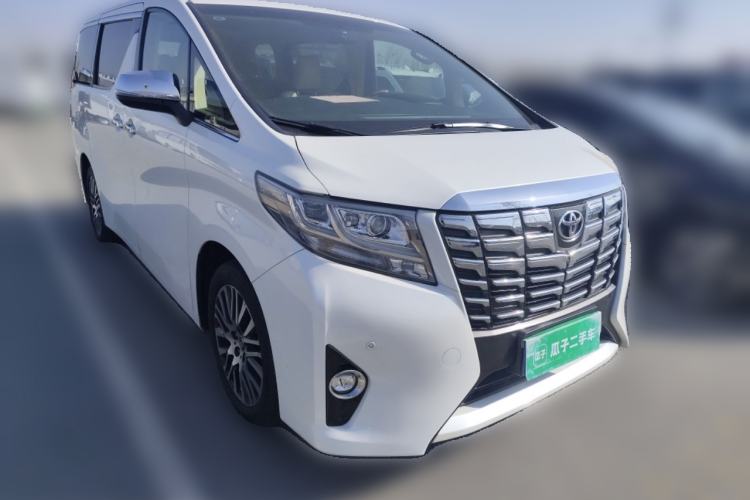 Used Toyota Alphard 2018 3.5L Luxury Edition Front Right 45 Deg