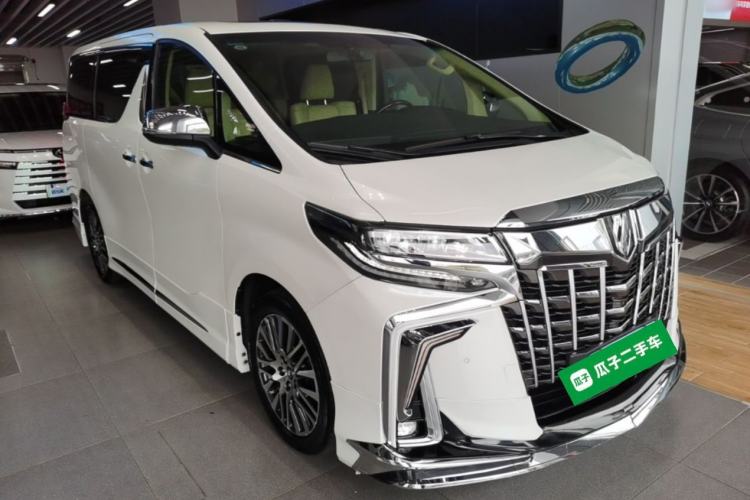 Used Toyota Alphard 2018 3.5L Luxury Edition Front Right 45 Deg