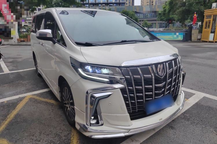 Used Toyota Alphard 2018 3.5L Luxury Edition Front Right 45 Deg