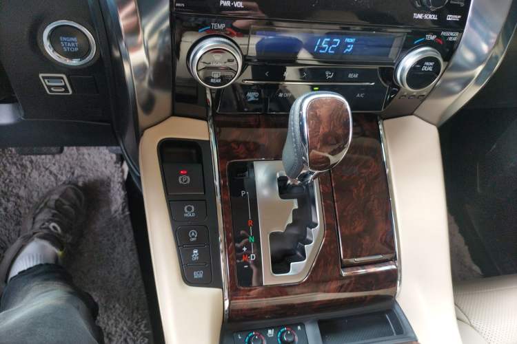 Used Toyota Alphard 2018 Revised Version 3.5L Luxury Edition Gear Lever
