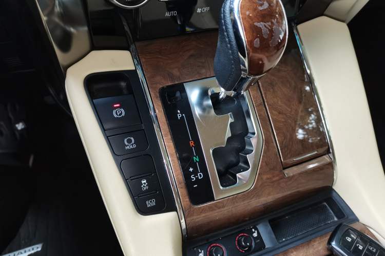 Used Toyota Alphard 2018 3.5L Luxury Edition Gear Lever