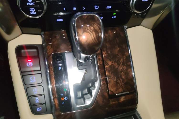 Used Toyota Alphard 2018 Revised Version 3.5L Luxury Edition Gear Lever