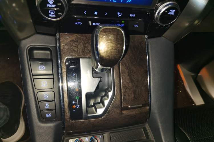 Used Toyota Alphard 2018 Revised Version 3.5L Premium Edition Gear Lever