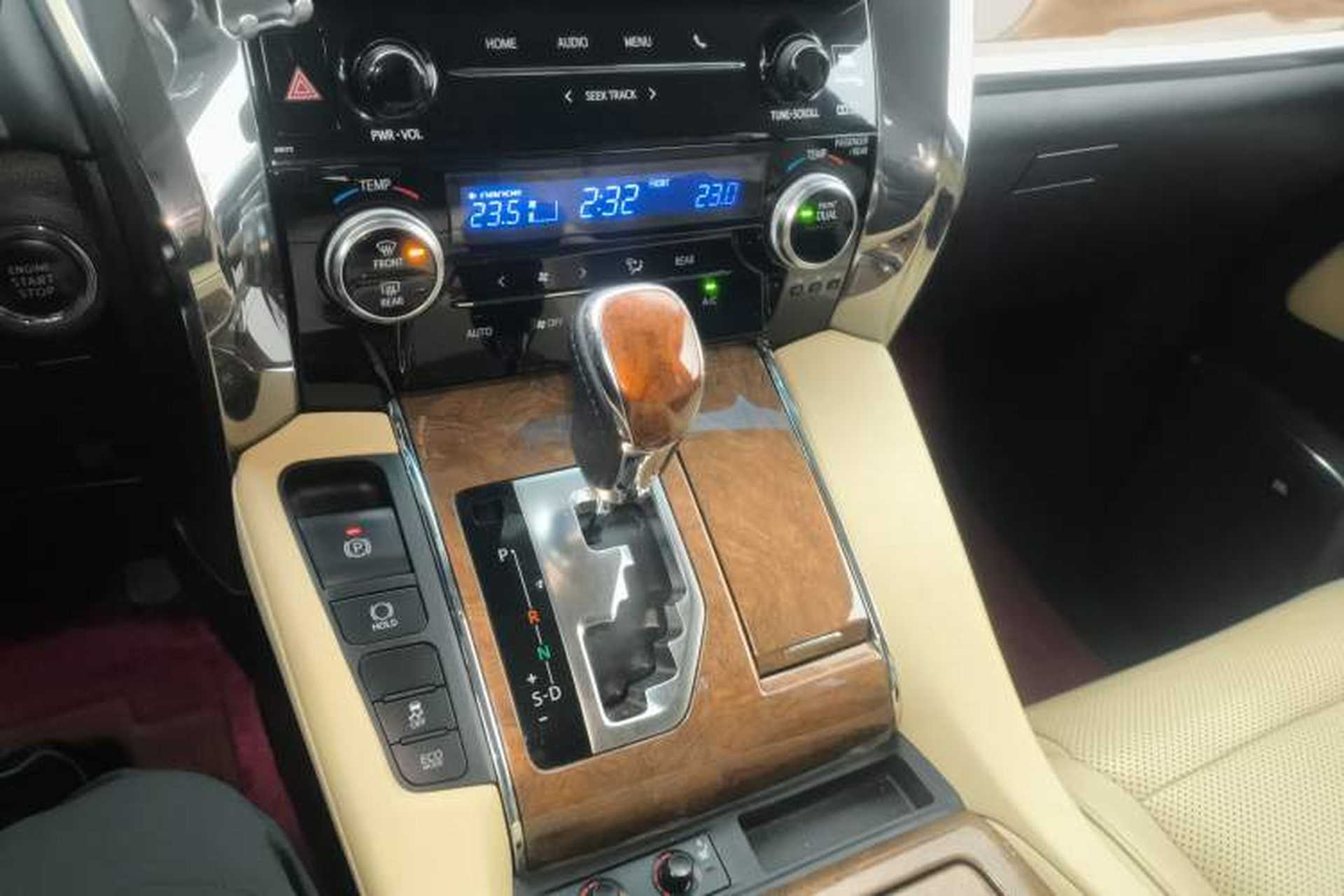 Used Toyota Alphard 2018 3.5L Prestige Edition Gear Lever