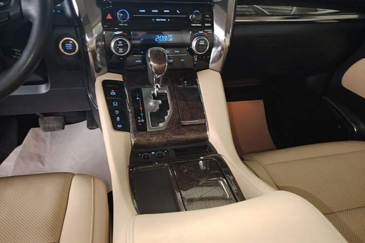 Used Toyota Alphard 2018 Revised Version 3.5L Premium Edition Gear Lever