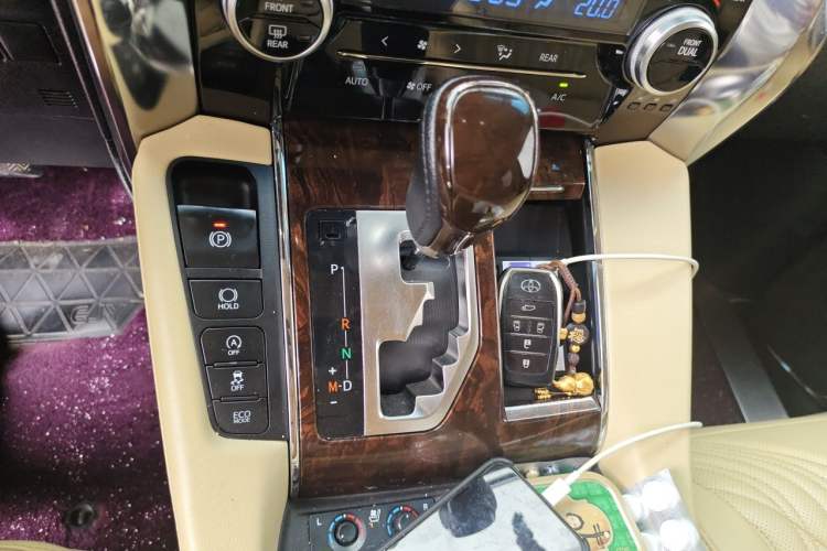 Used Toyota Alphard 2018 Revised Version 3.5L Luxury Edition Gear Lever