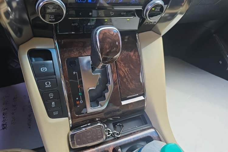 Used Toyota Alphard 2018 Revised Version 3.5L Luxury Edition Gear Lever