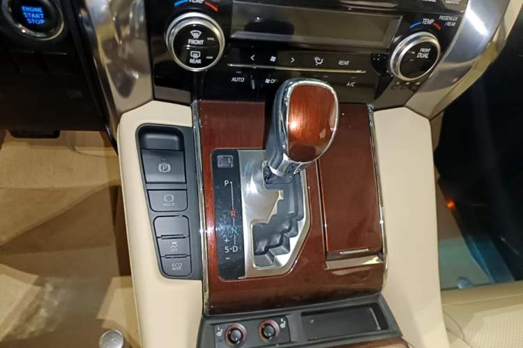 Used Toyota Alphard 2018 3.5L Luxury Edition Gear Lever