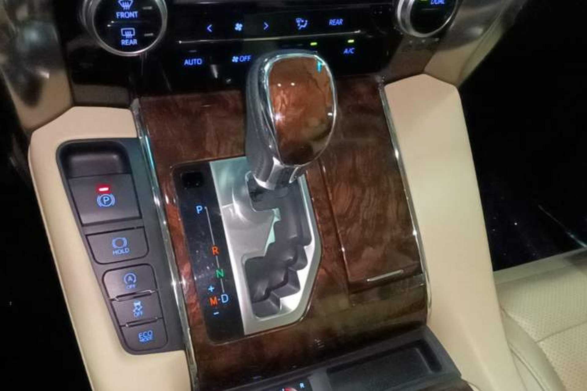 Used Toyota Alphard 2018 Revised Version 3.5L Luxury Edition Gear Lever