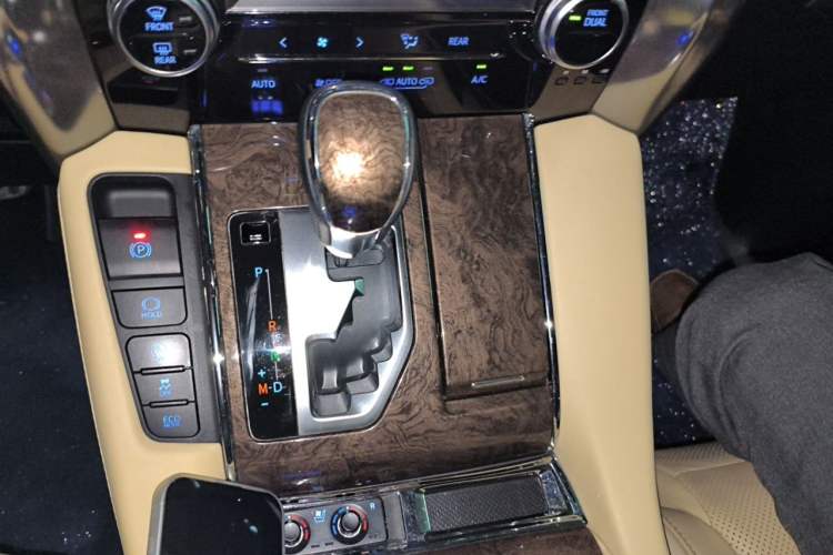 Used Toyota Alphard 2018 Revised Version 3.5L Premium Edition Gear Lever
