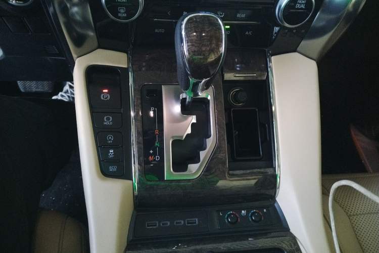 Used Toyota Alphard 2018 Revised Version 3.5L Premium Edition Gear Lever