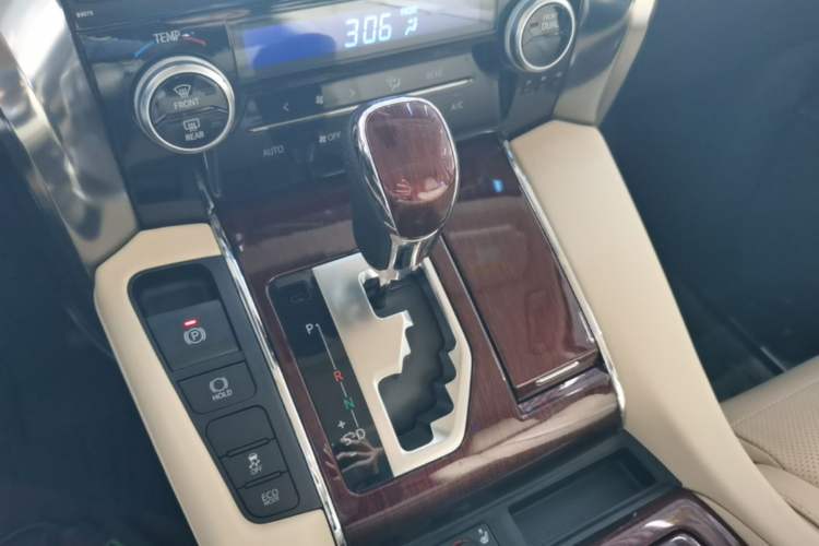 Used Toyota Alphard 2018 3.5L Luxury Edition Gear Lever