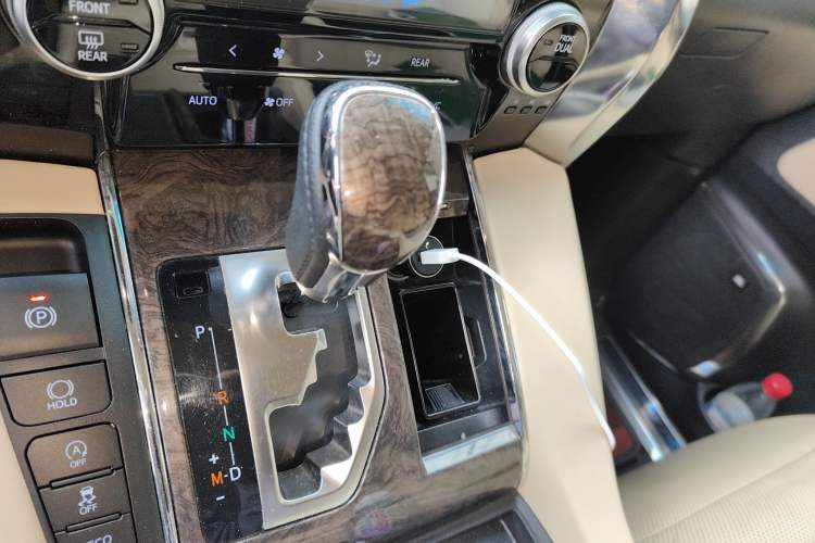 Used Toyota Alphard 2018 Revised Version 3.5L Premium Edition Gear Lever