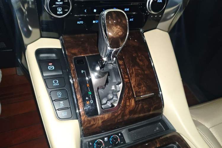 Used Toyota Alphard 2018 Revised Version 3.5L Luxury Edition Gear Lever