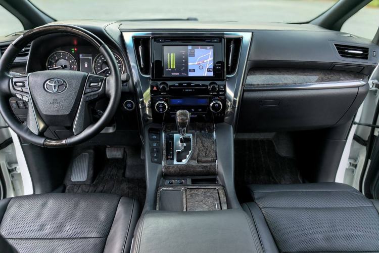 Used Toyota Alphard 2018 Revised Version 3.5L Premium Edition Interior 1
